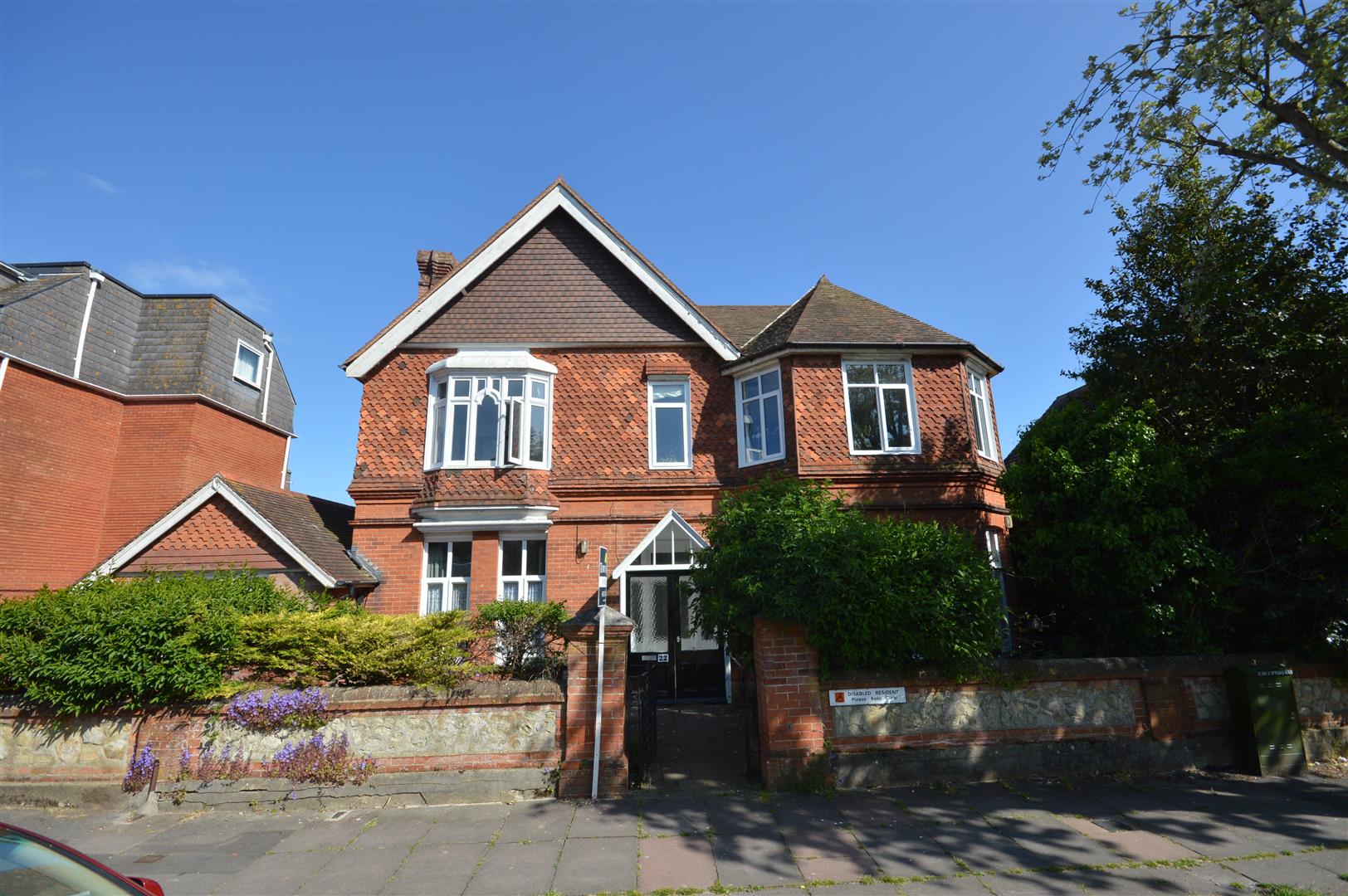 Property Details for 22 Enys Road Eastbourne BN21 2DN Town Property